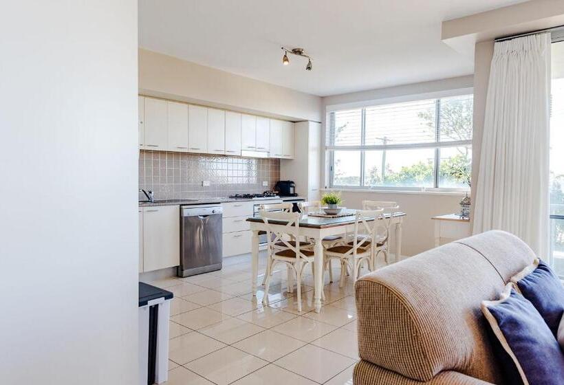 شقة غرفتين مطلة على البحر, Grandview Apartments