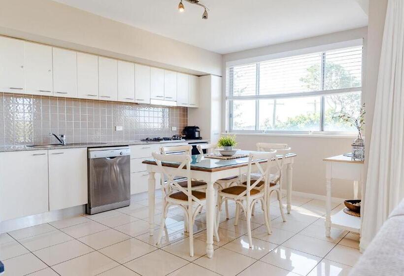 آپارتمان 2 خوابه با چشمانداز دریا, Grandview Apartments