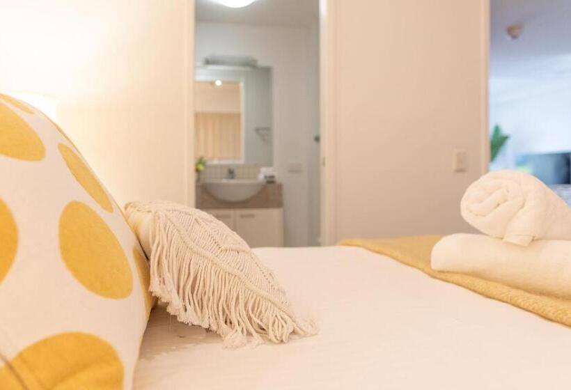 آپارتمان 2 خوابه, Grandview Apartments