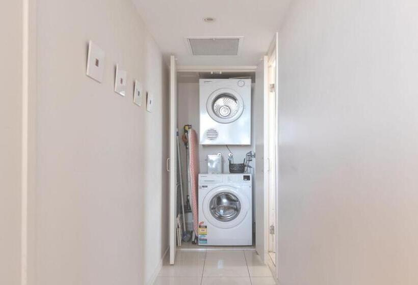 آپارتمان 1 خوابه با چشمانداز باغ, Grandview Apartments