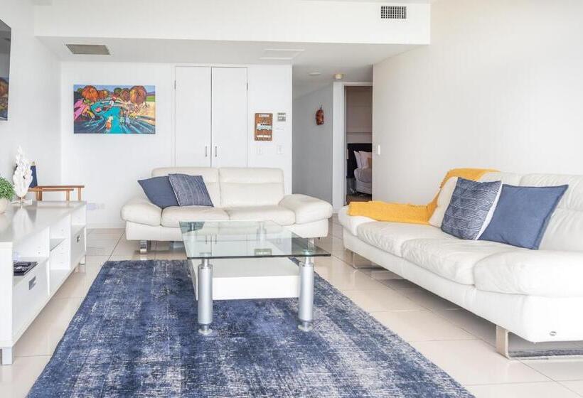 2 Bedroom Premium Apartment Sea View, Grandview Apartments