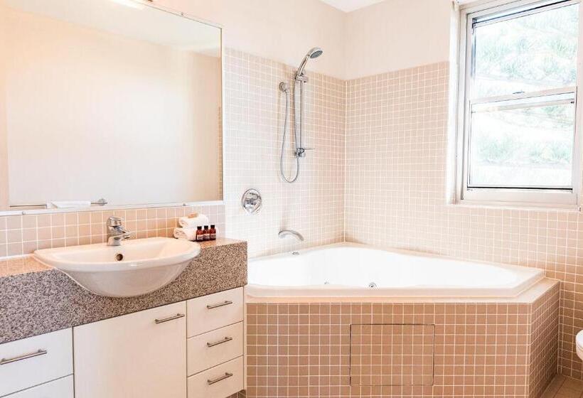 1 Bedroom Penthouse Apartment, Grandview Apartments