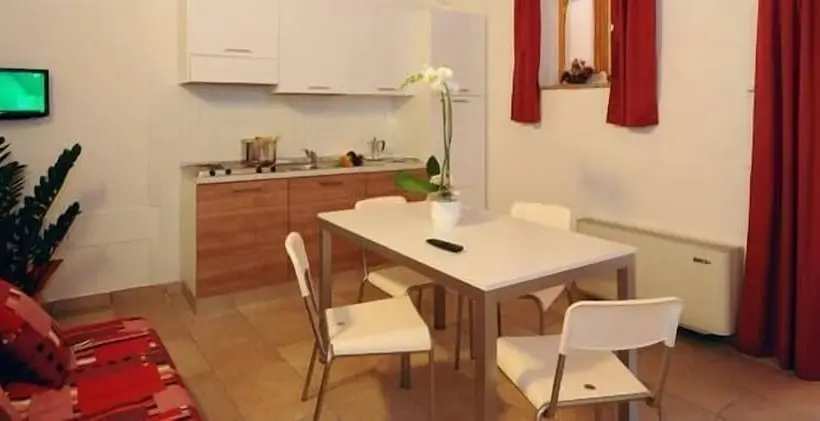 スタンダードスタジオ, Agriturismo Corte La Sacca