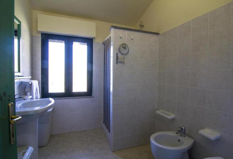 اتاق استاندارد سه نفره, Agriturismo Sa Rocca