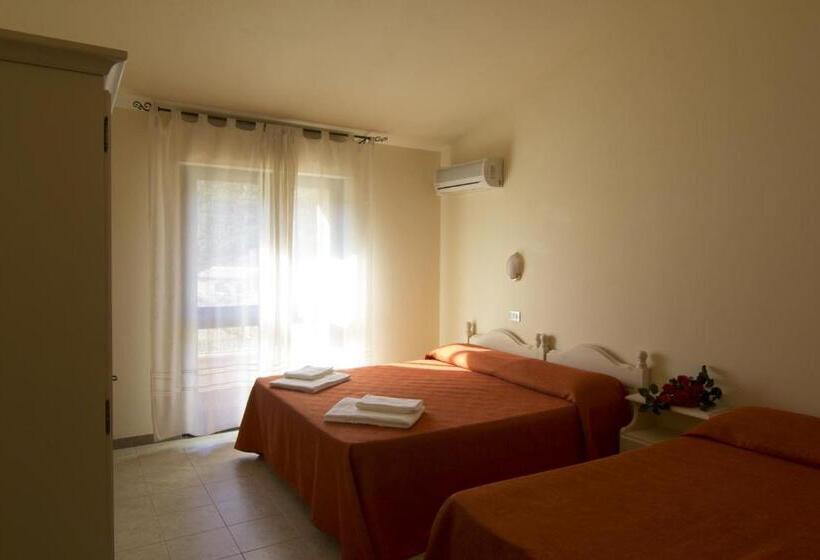 اتاق استاندارد چهار تخته, Agriturismo Sa Rocca
