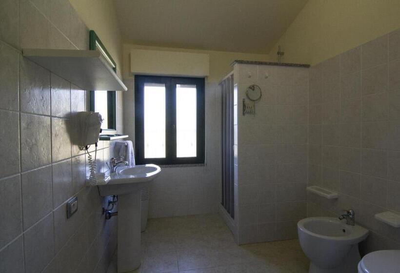 اتاق استاندارد چهار تخته, Agriturismo Sa Rocca