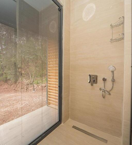 סוויטה דלוקס, Sea Valley Lodge