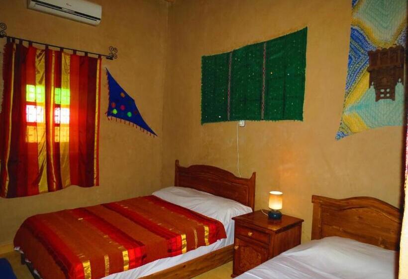 标准三人间, Hôtel Riad Tadarte Familier