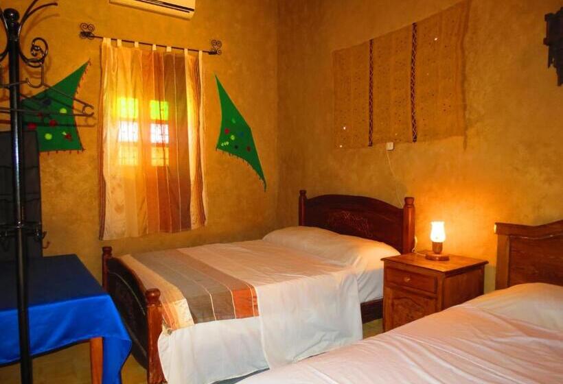 标准三人间, Hôtel Riad Tadarte Familier