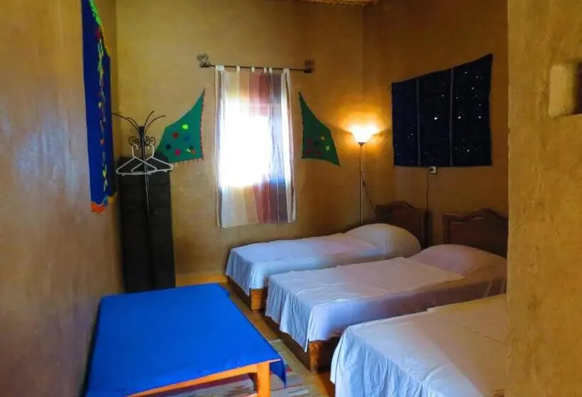 اتاق استاندارد چهار تخته, Hôtel Riad Tadarte Familier