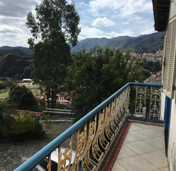 Номер Deluxe, Abigail Condé