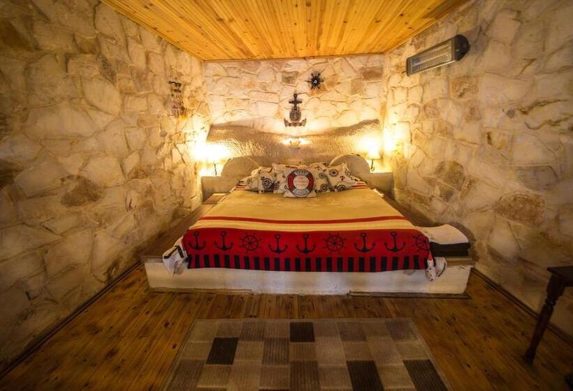 디럭스 룸, Adanos Konuk Evi