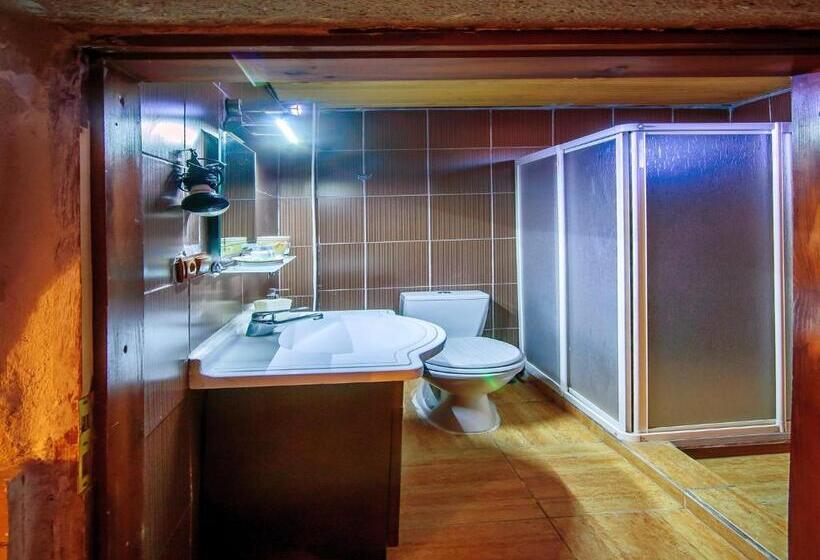 디럭스 룸, Adanos Konuk Evi