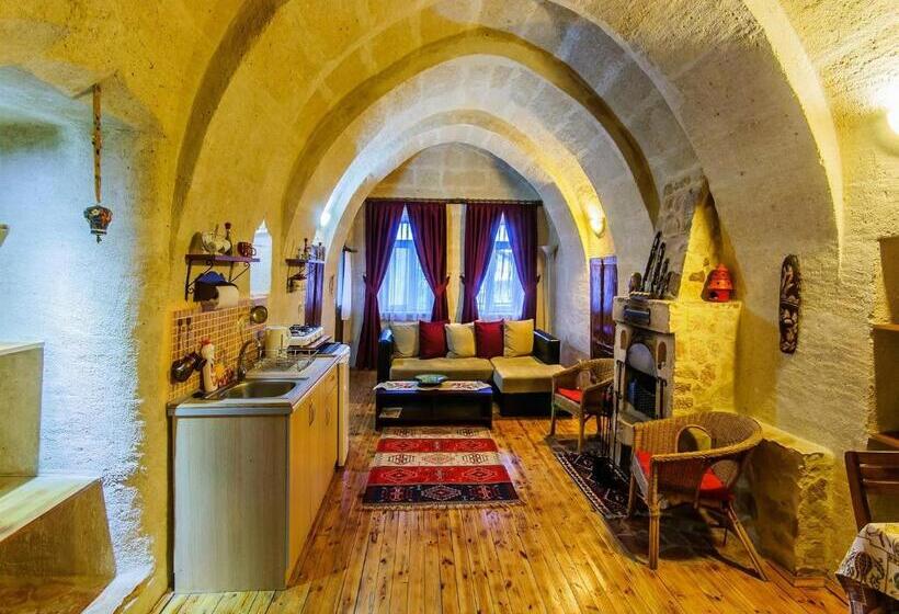 디럭스 스위트, Adanos Konuk Evi