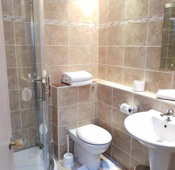 Standard room with outdoor bath, Glen Garth Guest House