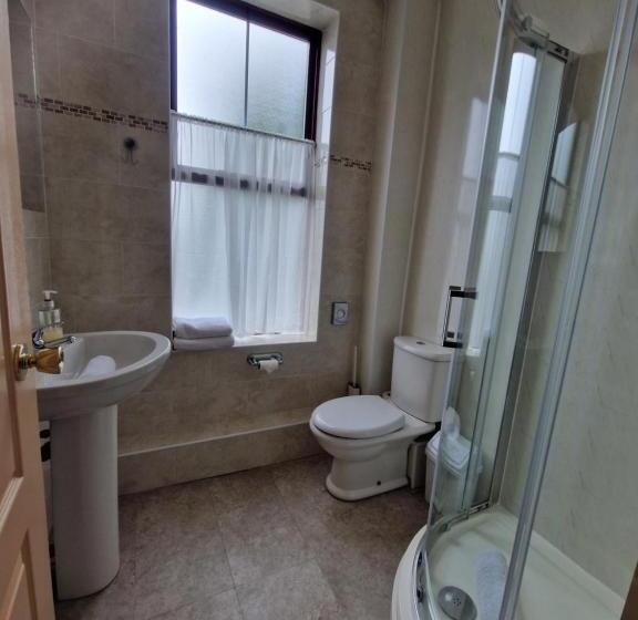 Standard room with outdoor bath, Glen Garth Guest House