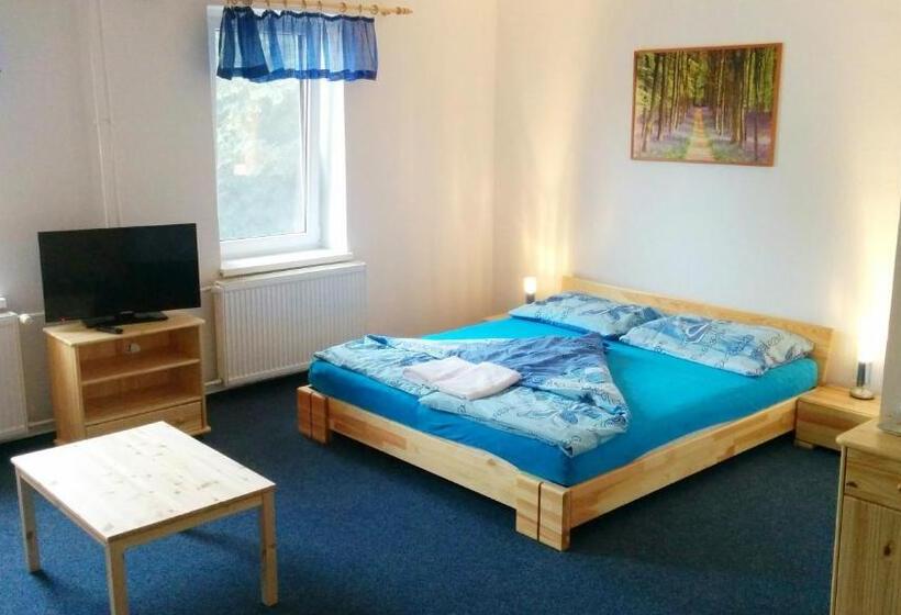 חדר סופריור, Hostinec U Pejska A Kocicky