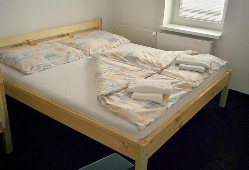 חדר סטנדרט לארבעה, Hostinec U Pejska A Kocicky