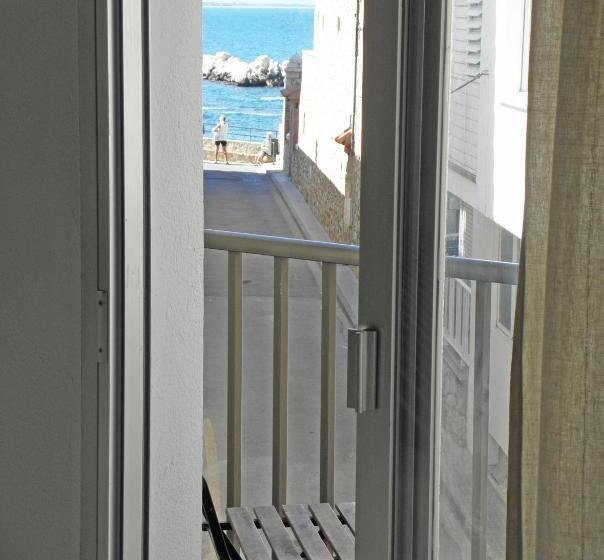 4인용 스탠다드 룸, Pensió Vista Alegre