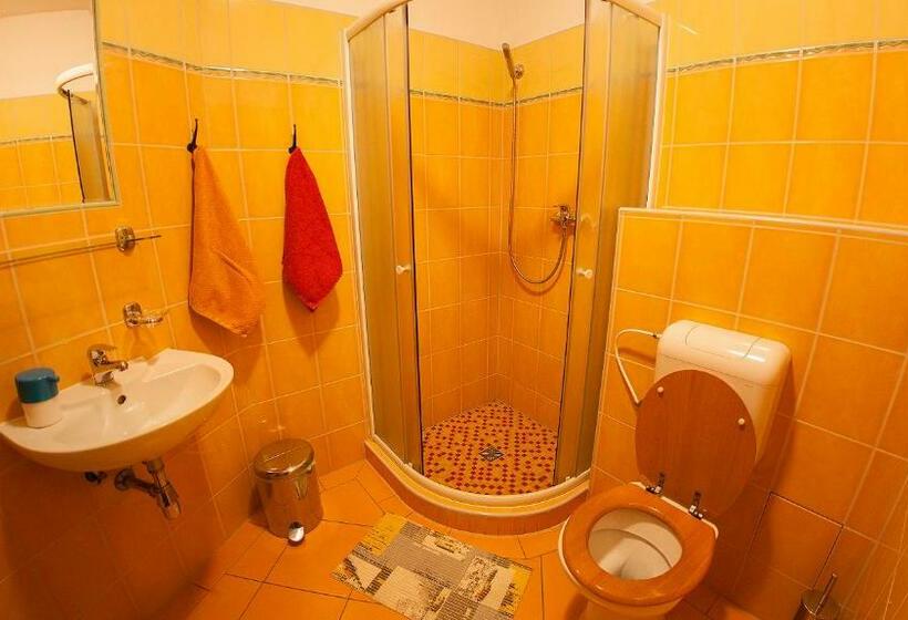 スタンダード４人部屋, Penzion Zatisi