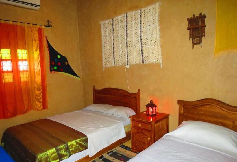 标准三人间, Hôtel Riad Tadarte Familier