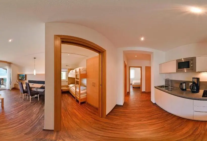 バルコニー付２ベッドルームアパートメント, Apartments Oberdorner