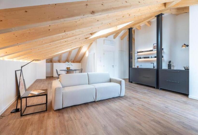 جناح مطل على البحيرة, Casa Al Sole