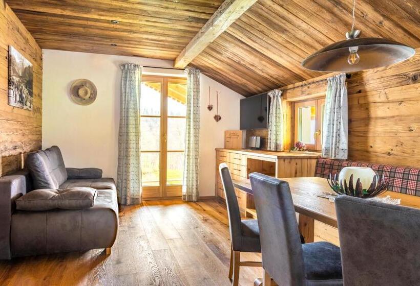 شقة غرفتين, Bio Familienbauernhof Grubsteighof