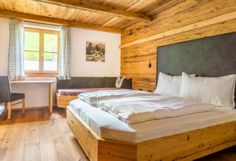 شقة غرفتين, Bio Familienbauernhof Grubsteighof