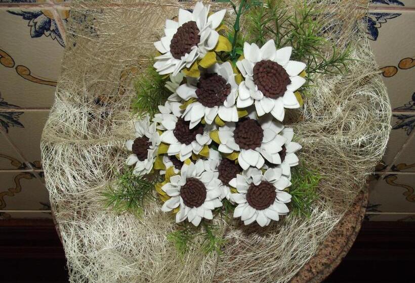 חדר משפחתי, Casa Do Brasao