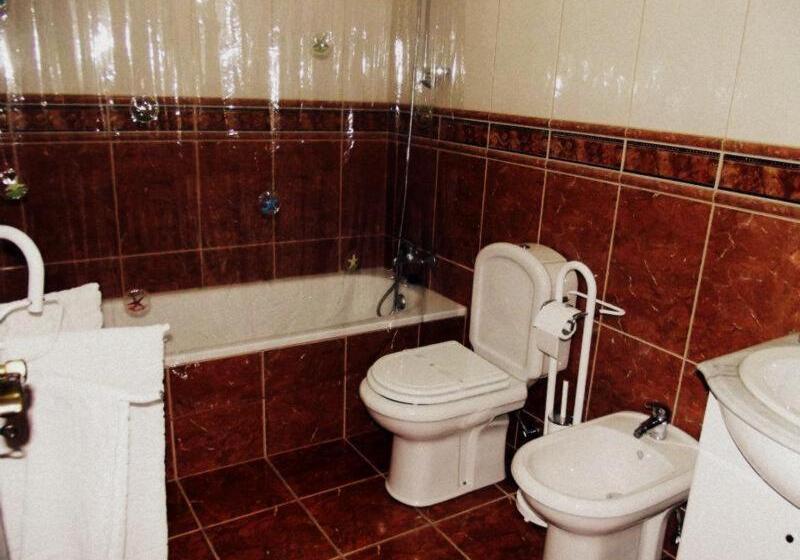 חדר סטנדרט לשלושה, Casa Do Brasao