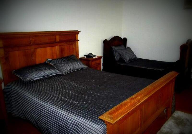 חדר משפחתי, Casa Do Brasao