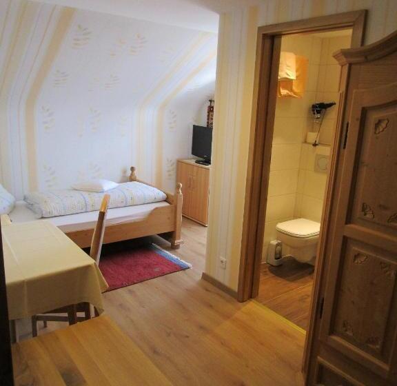 标准单人间, Grubstuben