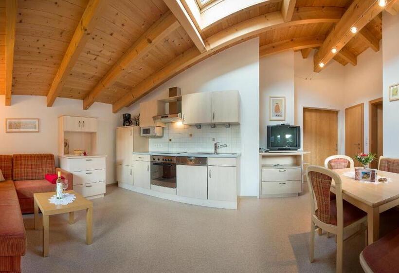 شقة غرفتين, Haus Fernblick