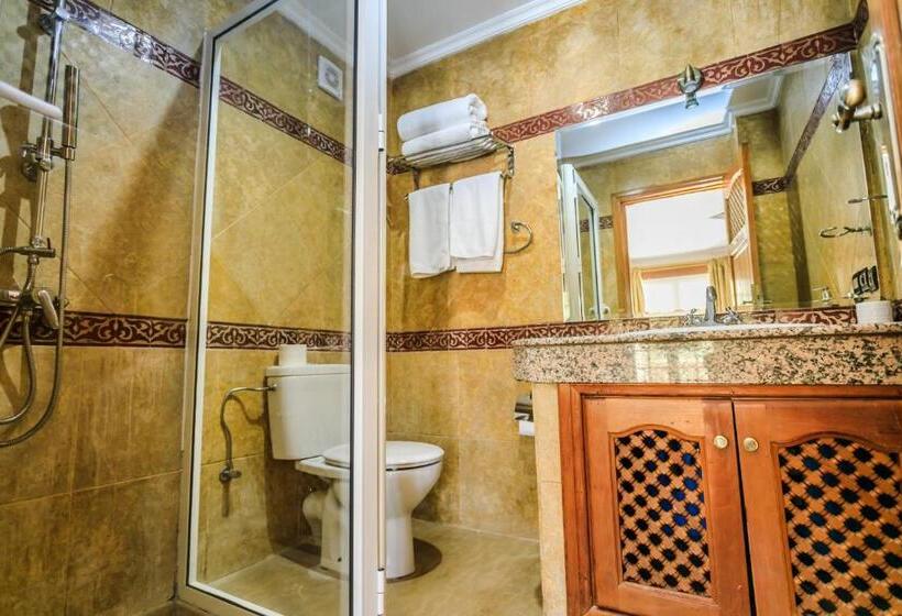 اتاق کلاسیک, Le Palais Des Cerisiers