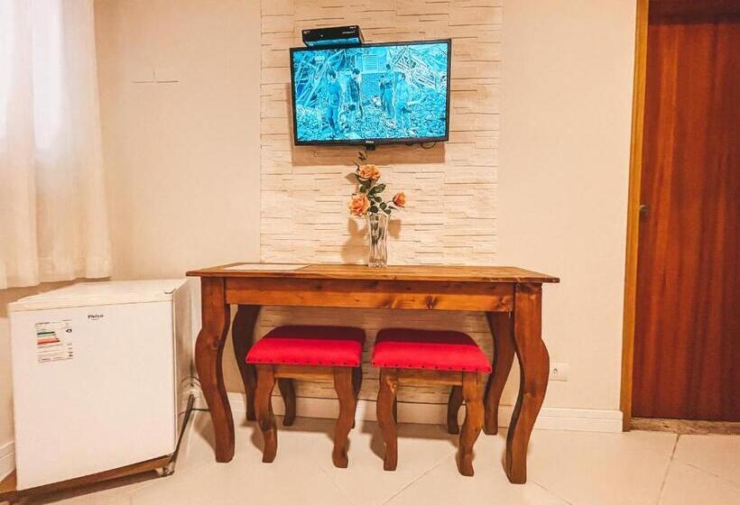 جناح, Pousada Quinta Dos Colibris