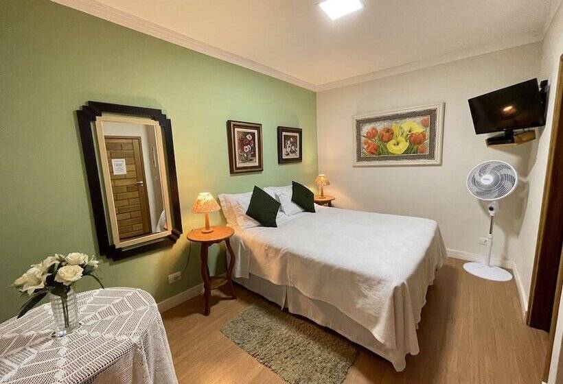 جناح, Pousada Quinta Dos Colibris