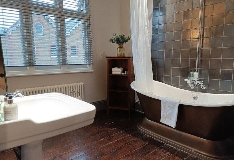 スーペリアールーム, The Linden Stansted