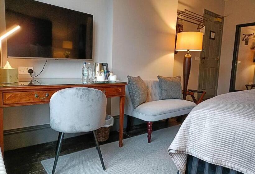 キングサイズベッドのスーペリアルーム, The Linden Stansted