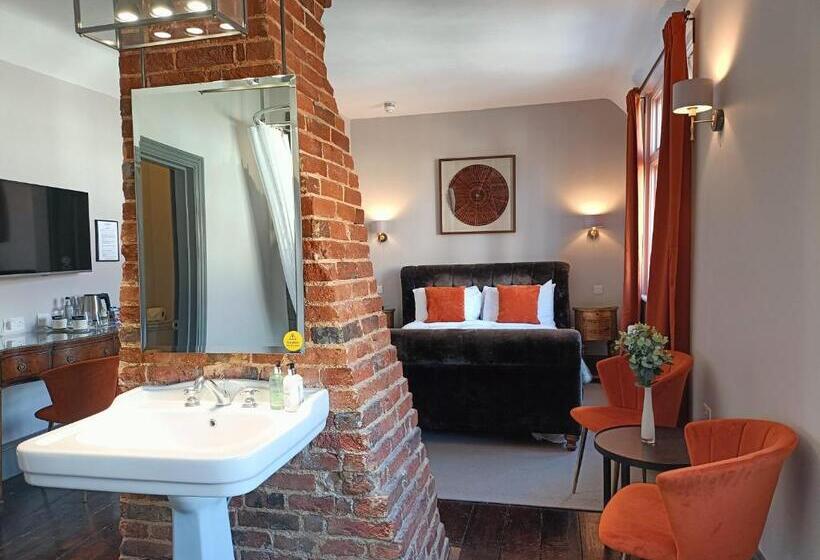 キングサイズベッドのスーペリアルーム, The Linden Stansted