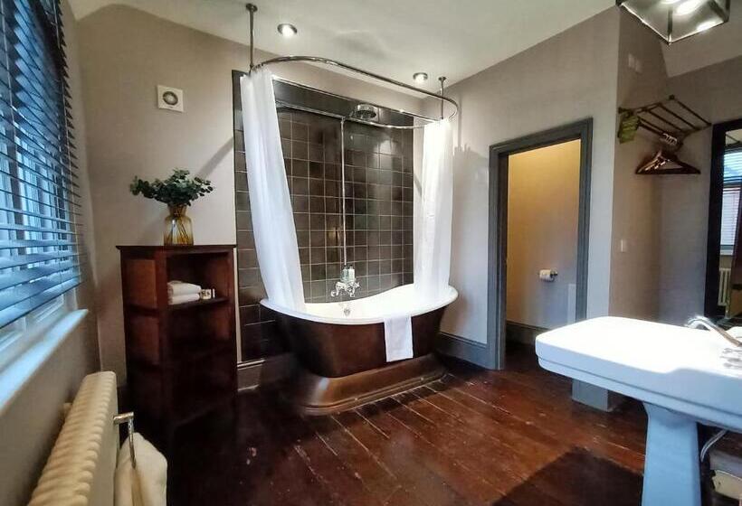 キングサイズベッドのスーペリアルーム, The Linden Stansted