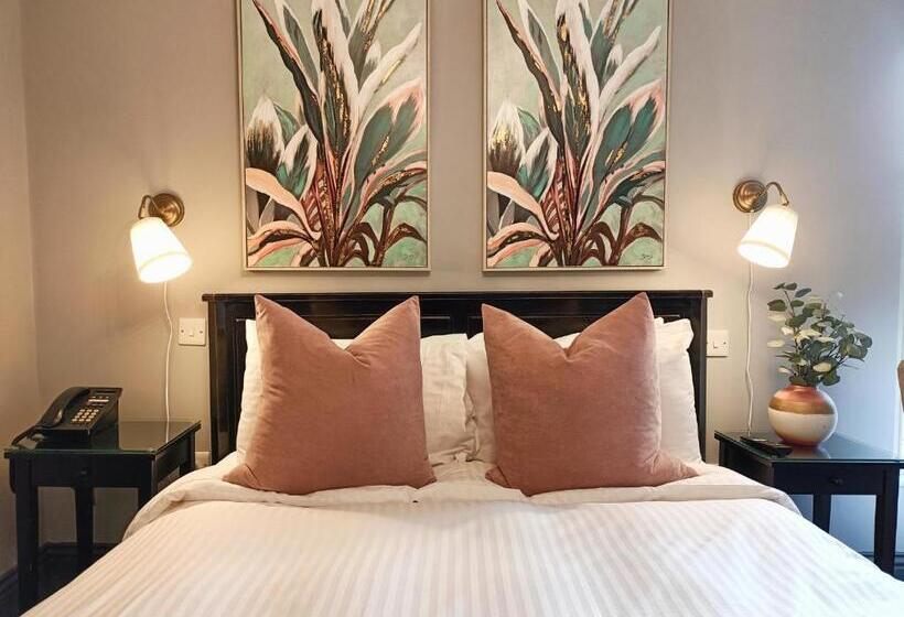 キングサイズベッドのスタンダードルーム, The Linden Stansted