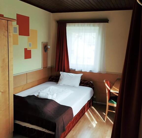 スタンダードシングルルーム, Pension Tilly