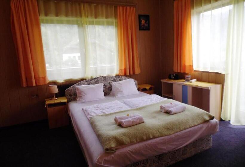 ファミリールーム, Pension Tilly