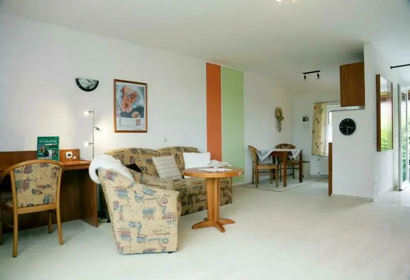 スタンダードスタジオ, Urlaubspension 'hohes Rott' Und Apartmenthaus