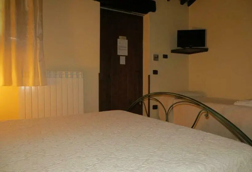 Standard Kolmen Hengen Huone, Agriturismo Casale Delle Lucrezie