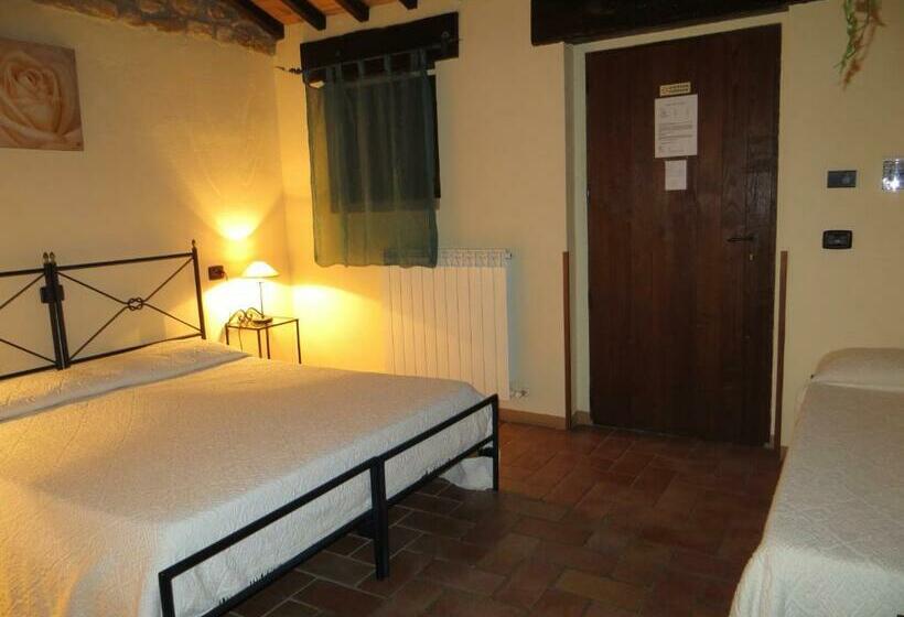 اتاق استاندارد سه نفره, Agriturismo Casale Delle Lucrezie