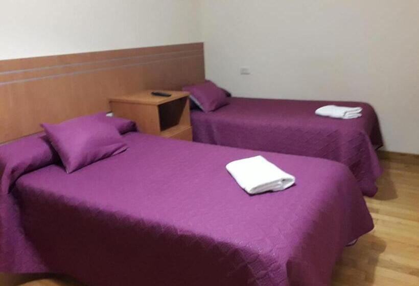 标准间, Hostal O Patron
