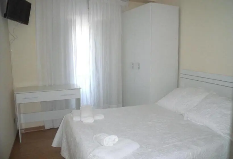 اتاق عادی, Hostal O Patron