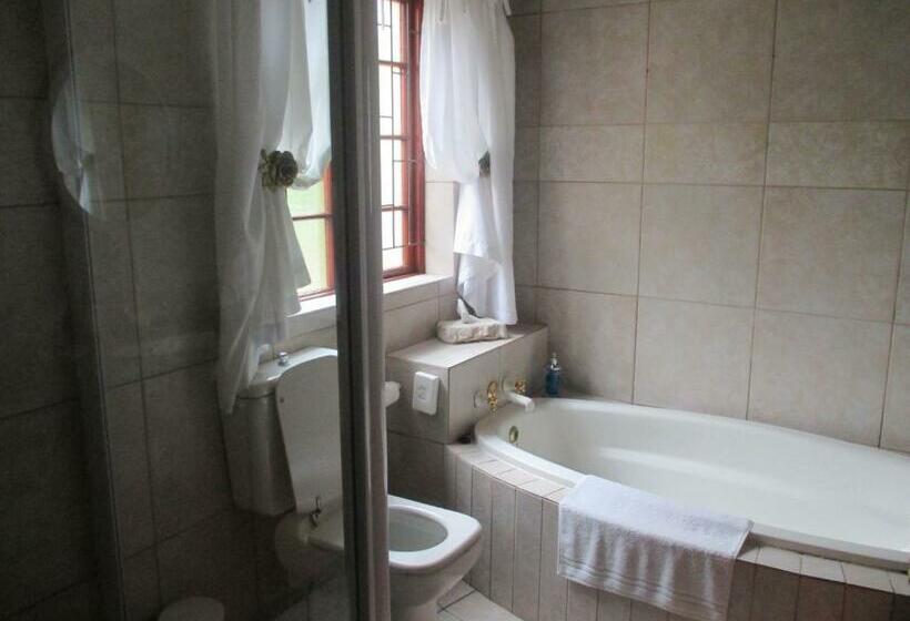 디럭스 룸 산전망, Mulligans Guest Lodge